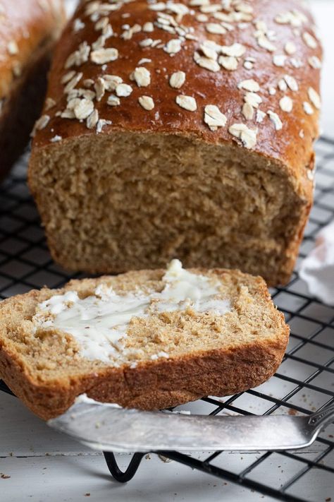 Oatmeal Molasses Bread, Oatmeal Bread Recipe, Molasses Bread, Bread Maker Recipes, Oatmeal Bread, Artisan Bread Recipes, Yeast Bread Recipes, Honey Oatmeal, Bread Bun