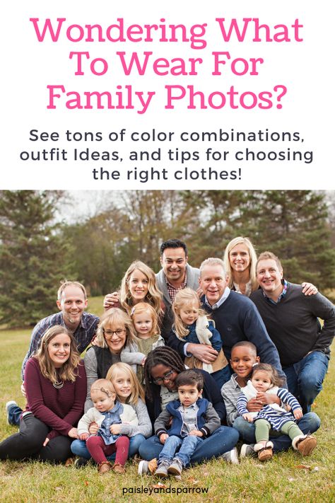 Family Photo Shoots What To Wear, Colors For Photos Family Pictures, Family Photos Pastel Colors, Clothing Ideas For Family Pictures, What Not To Wear For Family Pictures, What To Wear For Family Pictures Summer, Family Photos With Navy Blue, Outdoor Picture Outfit Ideas, What To Wear For A Family Photo Shoot