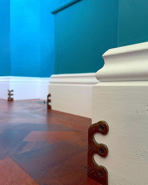 Rich and Matt on Instagram: “Sharing some appreciation for the skiffer this afternoon. These tiny corner protectors for the skirting boards were a must have when we…” Baseboard Corner Protectors, Brass Corner Protectors, Skiffers Corner, Brass Corners, Bohemian Modern, Skirting Boards, Corner Protectors, Dear Future, Window Seat