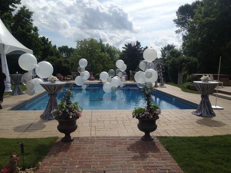 Host a Gastby-themed party at your pool! FestivitiesMN.com Gatsby Pool Party, Great Gatsby Pool Party, Great Gatsby Decorations, Garden Theme Party, Gatsby Decorations, Prom Decorations, Party Like Gatsby, Hosting Ideas, Prom Decor