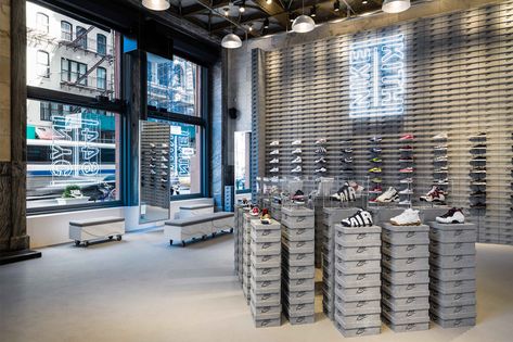 A Closer Look at the KITH and Nike Pop-Up Store in New York Shoe Store Design, Sneaker Displays, Retail Concepts, Store Interiors, Nyc Shopping, Retail Interior, Store Design Interior, Store Interior, Retail Space