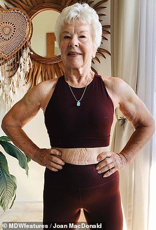 Fit Grandma, Embrace Aging, Joan Macdonald, Women Workouts, 60 Year Old Woman, Before And After Pics, Ripped Women, Body Builders, Elderly Woman