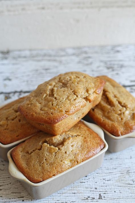 Small Banana Bread Recipe, Mini Loaf Banana Bread Recipe, Mini Banana Bread Recipe, Mini Banana Bread, Mini Bread Loaves, Banana Bread Loaf, Mini Loaves, Banana Nut Bread Recipe, Banana Loaf