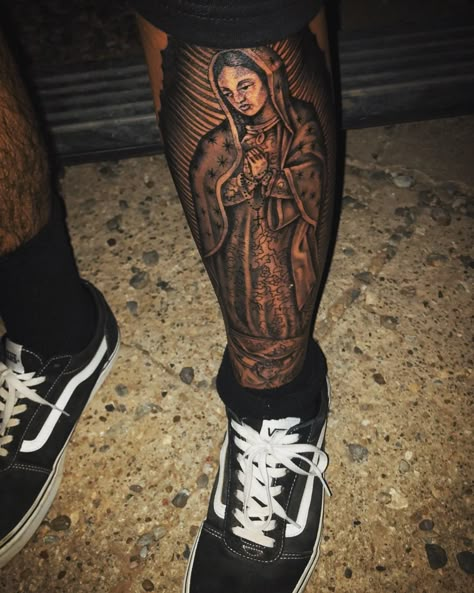 Virgin Mary Tattoo Leg, Mexican Tattoos Men, Chicano Leg Tattoo, Hispanic Tattoos, Mother Mary Tattoos, Maria Tattoo, Azteca Tattoo, Virgin Mary Tattoo, Mexican Tattoo