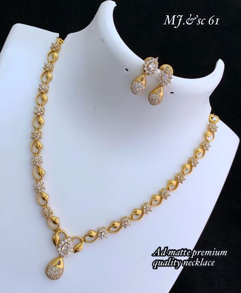 Gold Kitty Set Design Indian, Kitty Set Gold Jewellery Design, Gold Necklace Set Simple Indian, 20 Gms Gold Necklace Indian, Pendal Set, Bedding Hacks, Necklace Set Indian Bridal Jewelry, Pretty Gold Necklaces, Simple Necklace Designs