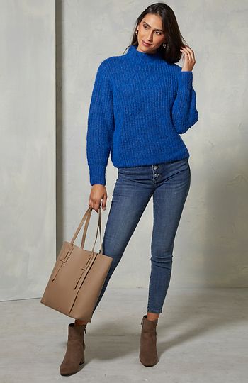 Cobalt Blue Sweater Outfit, Cobalt Blue Sweater, Cobalt Sweater, Blue Sweater Outfit, Sweater Outfit, Blue Sweater, Every Month, Daily Look, Blue Sweaters