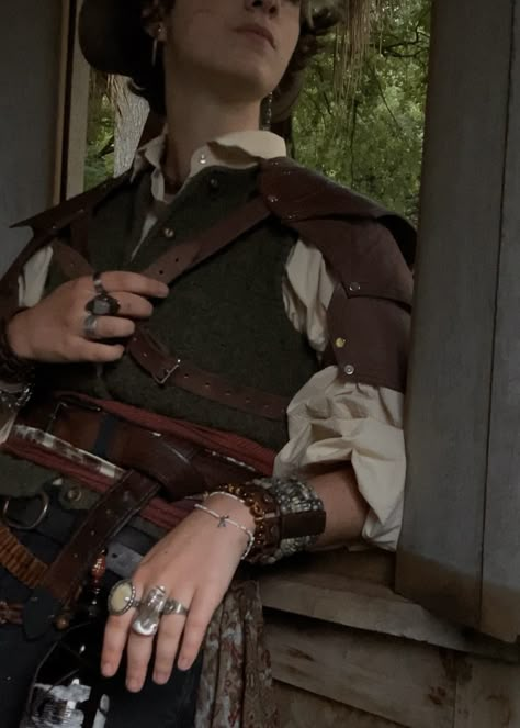 Medevil Aesthetic Outfits Men, Ren Fair Masculine, Mens Ren Faire Outfit Pirate, Mens Ren Faire Outfit Elf, Ren Faire Outfit Pirate, Space Pirate Aesthetic Outfit, Adventure Outfit Fantasy Male, Dnd Aesthetic Outfit, Midevil Male Outfits