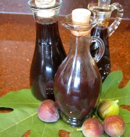 Balsamic Fig Vinegar from Food.com: Fig infused balsamic vinegar. Omit the sugar if your figs are brusting with sweetness. Fig Balsamic Vinegar, Balsamic Vinegar Recipes, Flavored Vinegars, Infused Vinegars, Fig Recipes, Fresh Figs, Flavored Oils, Salad Dressing Recipes, Seasoning Mixes