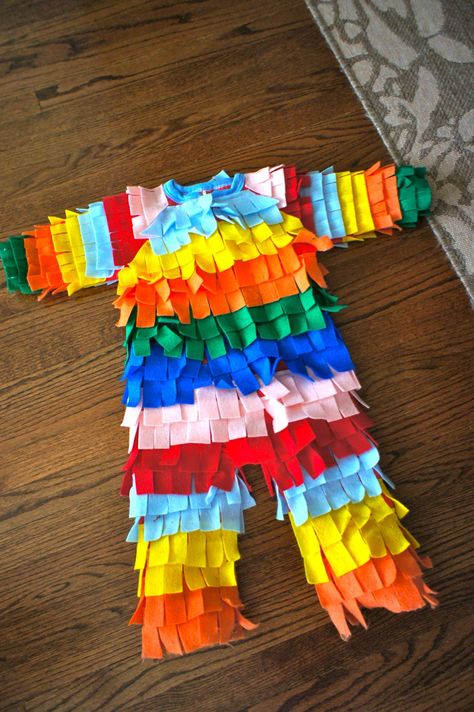 Pinata Halloween Costume, Pinata Costume, Diy Baby Halloween Costumes, Diy Costumes Kids Boys, Halloween Pinata, Halloween Costumes Diy, Fall Pinterest, Old Halloween Costumes, Baby Halloween Outfits