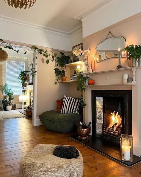 Tenement Living Room Ideas, Victorian Living And Dining Room, Snug Room Decor, Old And New Living Room, Small Terrace Living Room, Living Room Colours 2023, Living Room Designs With Fireplace Cozy, Tenement Living Room, Cosy Victorian Living Room