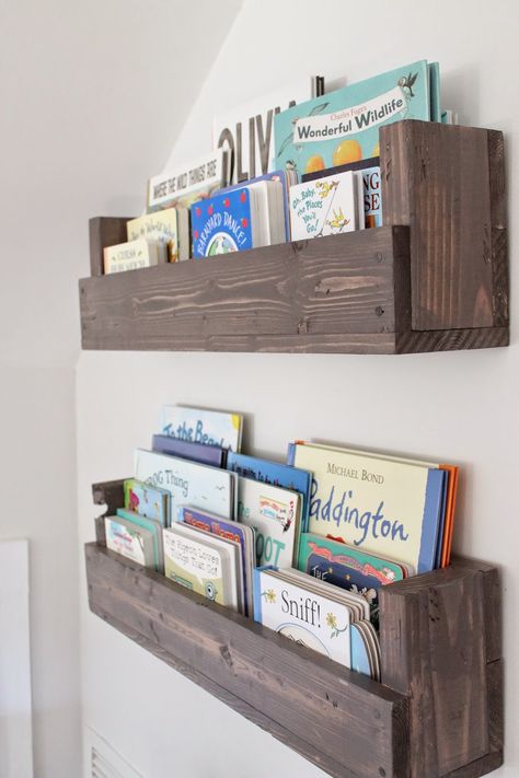 DIY rockstars: This blogger turned scrap wood into a book nook – SheKnows Rustic Bookshelves, Perlengkapan Bayi Diy, Rustic Bookshelf, Scrap Wood Projects, Bookshelves Kids, Bookshelves Diy, Toy Rooms, Baby Diy, Book Nook