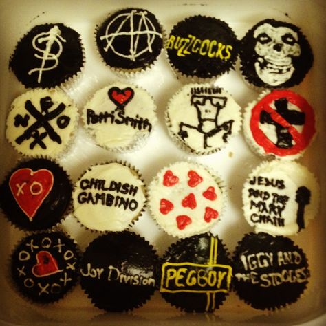 Punk rock cupcakes! Punk Birthday Cake, Rock Cupcakes, Fun Food, Punk Rock, Party Planning, Birthday Ideas, Sweet Tooth, Party Themes, Birthday Parties