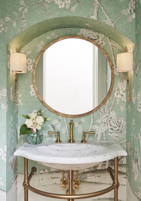 country-club-rd_lci_002_008_2@web Beautiful Powder Rooms, Mary Mcdonald, Schumacher Wallpaper, Chic Wallpaper, Powder Room Design, Bold Wallpaper, Chinoiserie Wallpaper, Gorgeous Bathroom, Powder Bath