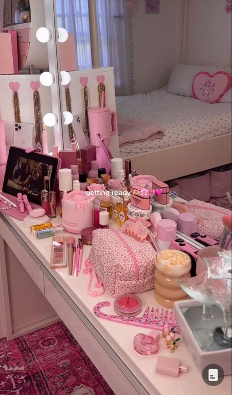 Girly Girl Room Ideas, Skin Care Vanity, Girly Girl Room, Pink Girly Room, Girly Lifestyle, Dekorasi Kamar Tidur, Pink Life, Girly Room, Pretty Room