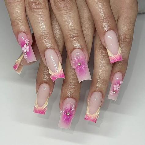 ig: acrylicsbyfatima Summer Sets Nails, Pink French Design Nails, Cancun Mexico Nail Ideas, 24th Birthday Nail Ideas, Punta Cana Nails, Europe Nails Travel, Summer Nail Inspo 2024, Summer Nail Sets, Summer Nail Inspo Square