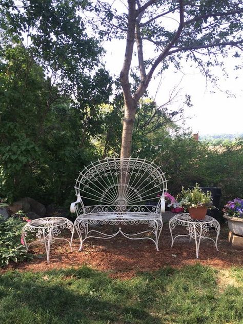 Maison Decor: Painting Outdoor Furniture with a Spray Gun Painting Outdoor Furniture, Backyard Halloween Party, Halloween Party For Kids, Vintage Outdoor Furniture, Painted Outdoor Furniture, Gardening Backyard, Kids Backyard, Vintage Patio, Metal Outdoor Furniture