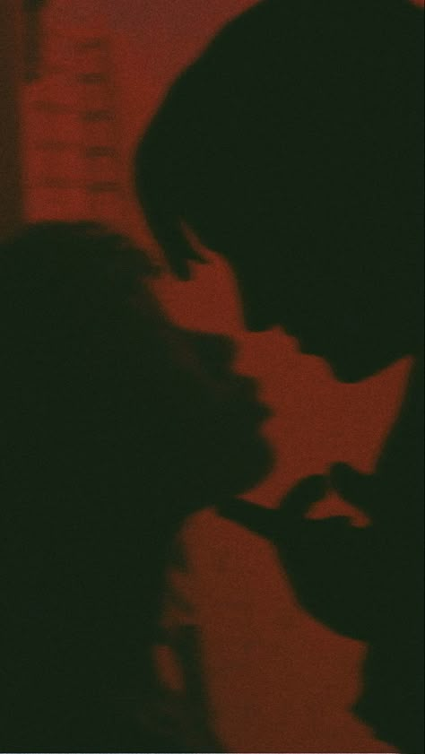 Red Light Couple Aesthetic, Red Relationship Aesthetic, Red Kiss Aesthetic, The Lover Aesthetic, Kissing Illustration, Evil Couple Aesthetic, Red Couple, Horror Romance Aesthetic, Red Romance Aesthetic