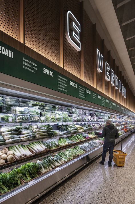 Grocery Design, Supermarket Design Interior, Brescia Italy, Grocery Store Design, Supermarket Design, Healthy Workout, Exposed Concrete, Retail Interior, Store Design Interior