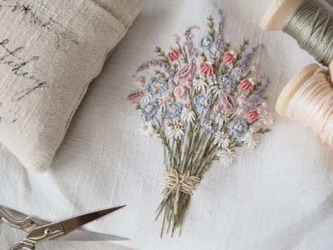 Embroidery Kit - Etsy Uk 472 Norfolk Countryside, Bouquet Embroidery, Visual Learner, Embroidery Workshop, Hand Printed Linen, Flower Cart, Hand Embroidery Patterns Flowers, A Beautiful Flower, Wildflower Bouquet