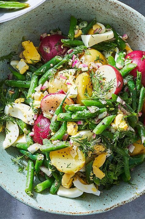 Soaking red onion in cold water helps mellow its raw bite while leaving its appealing crunch. This easy potato salad recipe is great at room temperature or chilled. If you're not planning on serving it right away, keep the dressing separate until you're ready to serve.  #summerrecipes #healthysummerrecipes #healthyrecipes Green Potato Salad, Egg Salad With Avocado, Cottage Cheese Egg Salad, Potato Salad With Green Beans, Egg Salad Recipe Healthy, Potato Salad Recipe Easy, Potato Salads, Easy Potato Salad, Steamed Green Beans