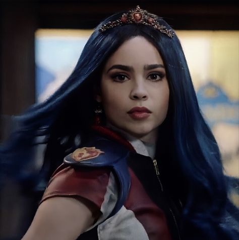 evie | descendants Evie Grimhilde, Descendants Evie, Evie Descendants, Regina Mills, Sofia Carson, Character Inspo, Evil Queen, Descendants, Brie