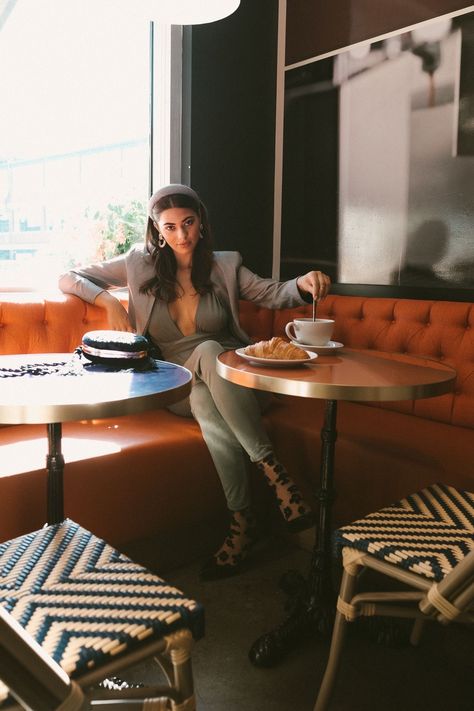 Girl In Coffee Shop, Cafe Shoot, Museum Pose, Cafe Photoshoot, Customer Photography, Candid Photoshoot, Editorial Lifestyle, 2024 Photoshoot, At Coffee Shop