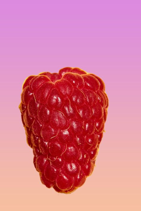 here's funky raspberry Macro! 'member those raspberries we picked, we are finally at that. Raspberries at their finest at @dreidgerfarms ! probably my 3rd year going back to them and lord are they sweet ! #macrophotography #gradients #macro #raspberries #funky #productphotography #foodphotography #lifestylephotography #beautifulcuisines #summerberries #summervibes #bcberries #eatbc #berrycapital #vancouverfarmersmarket #vancouverphotographer #editwithus #socialmediacontent Funky Fruit, Berry Photography, Summer Berries, Fruit Drinks, Still Life Art, Photoshoot Photography, Fruit And Veg, Commercial Photography, Macro Photography