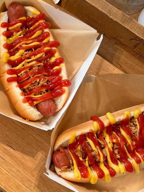 Hot Dog Aesthetic, Japanese Food Names, Scary Food, Food Captions, Dog Aesthetic, Sleepover Food, Yummy Comfort Food, Food Places, Food Goals