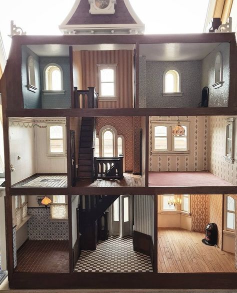 Victorian Dollhouse Interior, Dollhouse Interior, Dollhouse Rooms, Basement Ideas On A Budget, Barbie Dollhouse, Tiny Stuff, Doll House Plans, Mini Doll House, Doll House Crafts