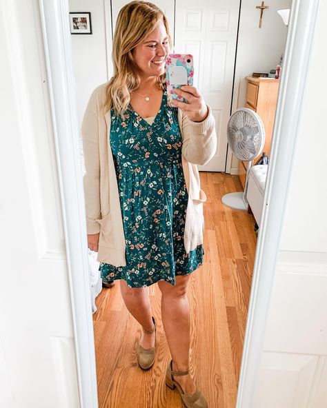 Can’t believe it but this is my second to last teacher outfit roundup of the school year! One more to go - two weeks from now! If you’re still teaching in June like I am, I hope they provide you some outfit inspo for the upcoming week! And if not, I hope you are having the best summer vacation!! #midsizestyle #teacheroutfit #teacherstyle #easyteacheroutfits #midsizefashion Easy Teacher Outfits, Best Summer Vacations, Teacher Fits, Mid Size Fashion, Wardrobe Capsule, Midsize Style, Petite Style, Year One, Teacher Outfit