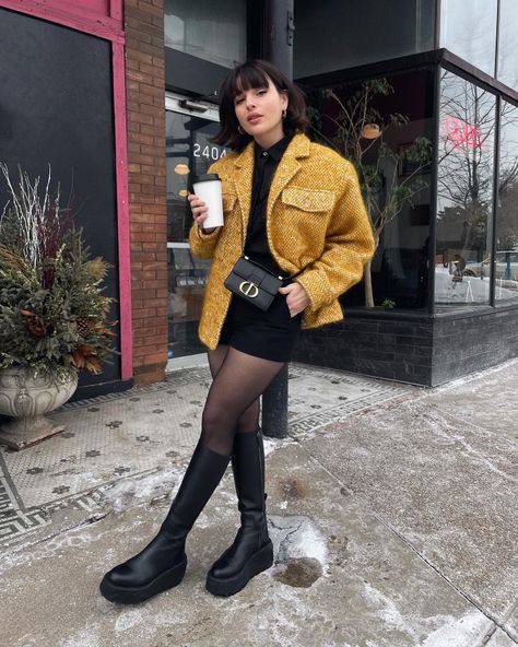 90s Corduroy Outfit, Corduroy Outfit, 90s Punk, Brunch Outfit, Corduroy Jacket, Winter Outfit, Back To Black, 90s Fashion, Trendy Outfits