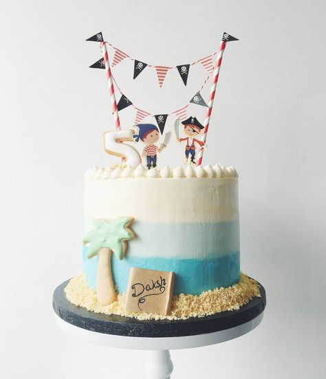 Pirate Birthday Cake Buttercream, Pirate Cake Buttercream, Pirates Theme Cake, Pirate Theme Birthday Cake, Simple Pirate Cake, Pirate Birthday Cake Easy, Pirate Cake Ideas, Easy Pirate Cake, Birthday Cake Pirate