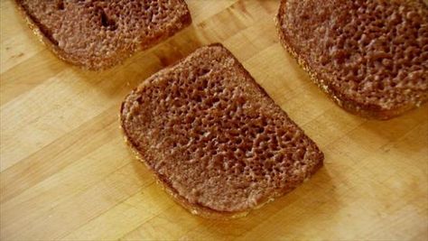 Ree creates her superbly comforting Cinnamon Toast by baking AND broiling. Cinnamon Toast Recipe, Food Network Recipes Pioneer Woman, Food Network Chefs, Gf Breakfast, Video Food, French Toast Breakfast, Cinnamon French Toast, Breakfast Pastries, Cinnamon Toast