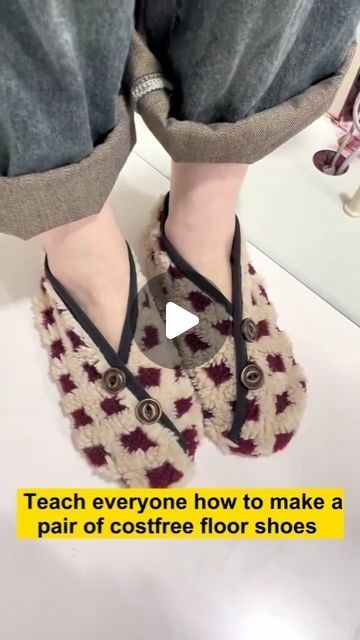 Slippers Sewing Pattern Free, Diy Slippers Sewing, House Shoes Pattern, Slipper Sewing Pattern, Slipper Socks Sewing Pattern, Free Slipper Boots Patterns Sewing, Cloth Slippers, Slippers Diy, Pvc Tent