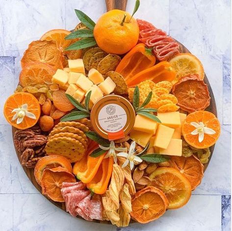 Orange Foods For Party, Charcuterie Party, Theme Snack, Orange Baby Shower, Orange Party, Charcuterie Inspiration, Charcuterie Platter, Party Food Platters, Charcuterie And Cheese Board