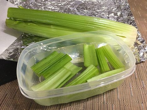 These two simple and easy tips will help you to keep it fresh for up to 4 weeks. Store Celery, How To Store Celery, Amazing Food Hacks, Storing Fruit, Guavas, Fruit And Vegetable Storage, Just A Pinch Recipes, Fruit Preserves, Just A Pinch