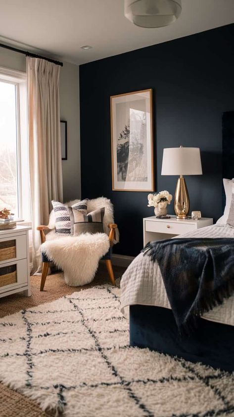 40+ Cozy Blue Bedroom Inspiration for Every Style Navy Blue And Green Bedroom Ideas, Blue Cozy Bedroom, Blue And Brown Bedroom, Cozy Blue Bedroom, Navy Blue Bedroom Walls, Cool Loft Beds, Plush Accessories, Bunk Bed Accessories, Pillow Sizes Chart