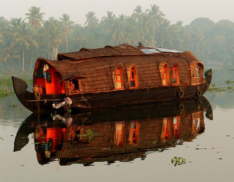 houseboat - kerala, india Floating Homes, Gimme Shelter, House Boats, Bat Cave, Friend Vacation, Terra Nova, Unusual Homes, Tree Houses, Floating House