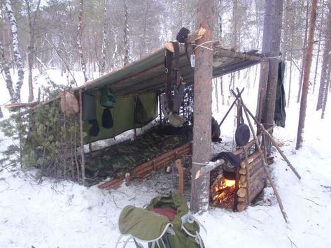 Well constructed and well prepared-----this speaks volumes for it's builder. Wilderness Survival Shelter, Camping Heater, Tent Heater, Snow Camping, Bushcraft Shelter, Camping Desserts, Camping Shelters, Retro Camping, Winter Car