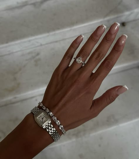 Chic Bracelet Stack, Ring Stacking Ideas Silver, Jewelry Aesthetic Silver, Silver Jewelry Stack, Rings Aesthetic Silver, 2025 Wardrobe, Jewellery Stack, Jewellery Diamonds, Cartier Panthere