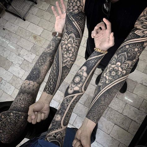 Sacred Geometry Mandala Tattoo, Gear Tattoo, Sacred Geometric Pattern, Mandala Sleeve, Geometric Sleeve Tattoo, Sacred Geometry Tattoo, Geometry Tattoo, Cool Forearm Tattoos, Geometric Tattoo Design