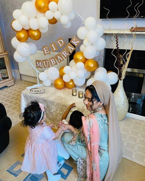 Sultana Malik Miah on Instagram: "Eid photo dump #mamamiahdiaries #eidmubarak" Eid Family, Eid Family Photoshoot, Eid Photoshoot, Ramadan Photos, Eid Photos, Bollywood Dress, Eid Decoration, Ramadan Decorations, Eid Mubarak