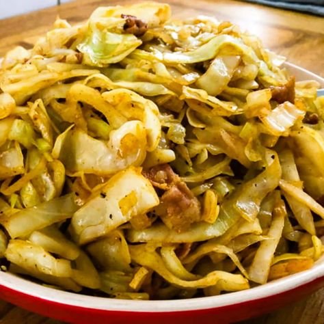 Southern Style Fried Cabbage with Bacon - Comfortable Food Leftover Cabbage, Fried Cabbage With Bacon, Cabbage Recipes Southern, Cabbage With Bacon, Fried Cabbage Recipes, Southern Fried Cabbage, Fried Recipes, Bacon Fried Cabbage, Cabbage And Bacon