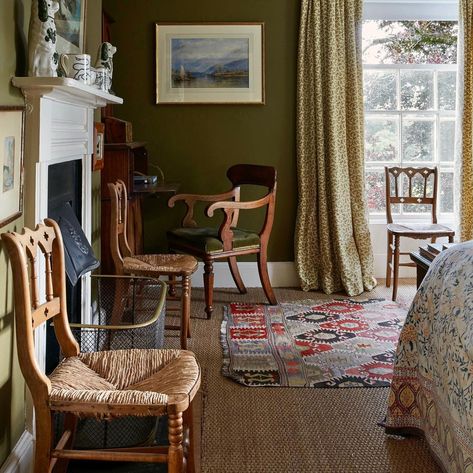 @benpentreathstudio on Instagram: “Two views of the guest bedroom at the Old Parsonage - dark olive green is one of my favourite paint colours and this is a go-to in many of…” Olive Green Bedroom Dark Wood, Olive Green Painted Walls Bedroom, Olive Green Dining Room, Olive Green Living Room, Olive Green Bedroom, Olive Green Bedrooms, British Homes, Ben Pentreath, Olive Green Walls