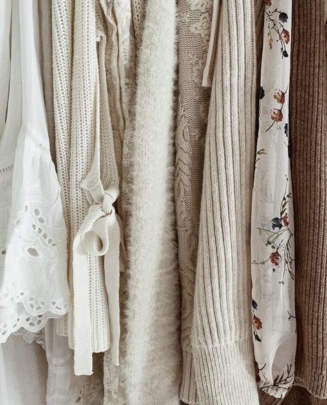 Hygge Aesthetic Outfit, Hygge Aesthetic, Capsule Wardrobe Inspiration, Social Space, My Mood, Wardrobe Inspiration, Aesthetic Outfit, Winter Looks, Human Rights