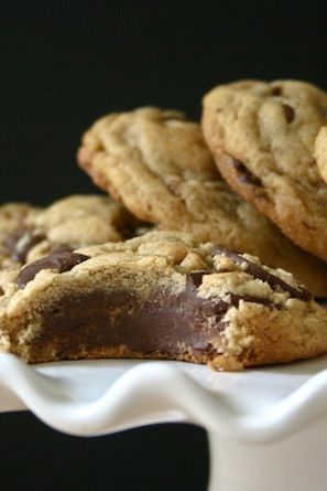 brown butter bourbon cookies!!! 24 Boozy Desserts You Need in Your Life  via @PureWow Baileys Brownies, Red Wine Brownies, Brown Butter Bourbon, Drunken Desserts, Bourbon Cookies, Butter Bourbon, Boozy Baking, Bourbon Chocolate, Alcoholic Desserts