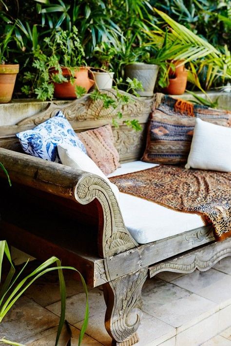 Back yard Boho style. #coffee #crazycatcoffee Ideas Terraza, Balinese Garden, Balinese Decor, Spanish Woman, Teak Outdoor Furniture, Outdoor Daybed, Mexican Culture, Teak Outdoor, Boho Home