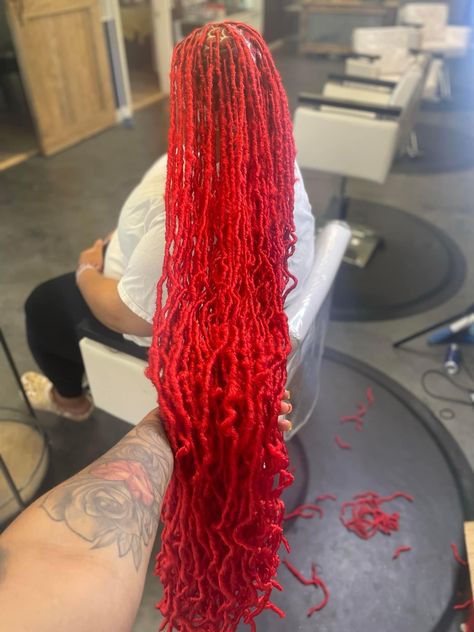 Red Soft Locs, Hair Color Braids, Red Faux Locs, Blk Hairstyles, Color Braids, Braided Hairstyles For School, Faux Loc, Hair Styles Braids, Cute Box Braids