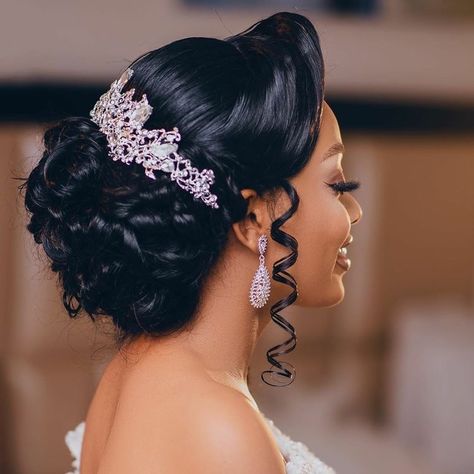 Black Wedding Updo Hairstyles, African American Bridal Hairstyles, Modern Wedding Hairstyles, Wedding Hairstyles For Black Women, African Wedding Hairstyles, Black Brides Hairstyles, Black Bridal Makeup, Hair Design For Wedding, Bride Hairstyles Updo