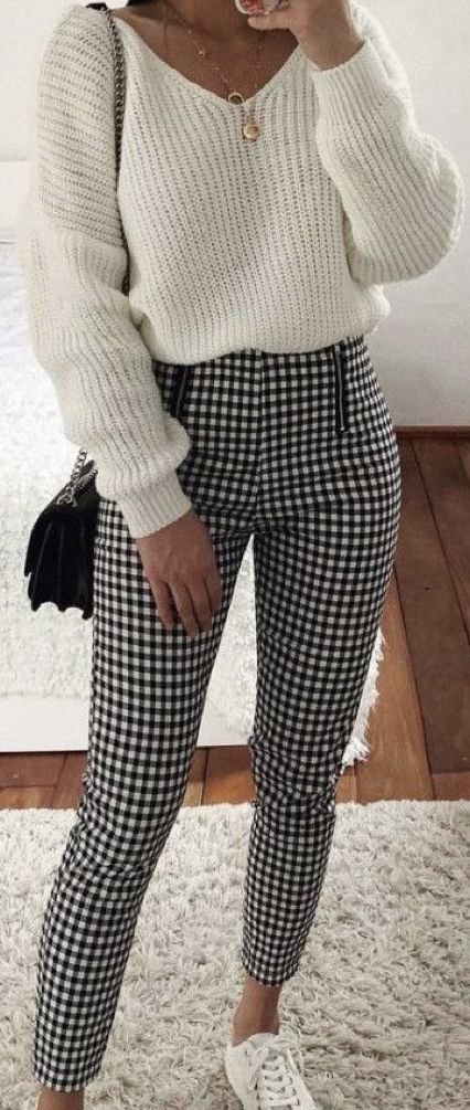 Black Pattern Pants, Checkered Pants Business Casual, Checkered Dress Pants Outfit, White And Black Plaid Pants Outfit, Business Casual Patterned Pants, Checkard Pants Outfits, Plaid Print Pants Outfit, Black Window Pane Pants Outfit, Plaid Black And White Pants Outfit